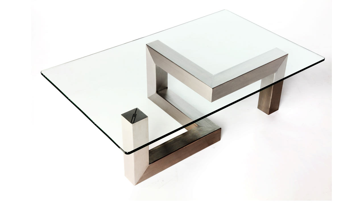 small table minimal subtil